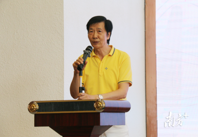 新会陈皮行业协会会长岑伟斌作2020年协会工作总结。